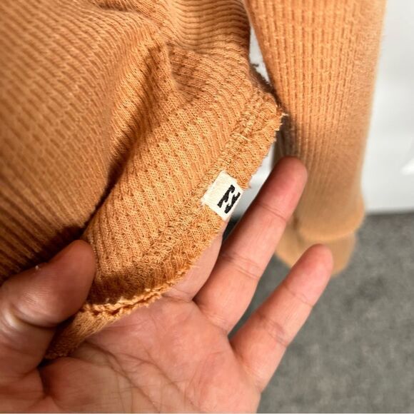 Sz M Billabong New Anyday Henley Top NWOT $56 MSRP - Picture 6 of 13